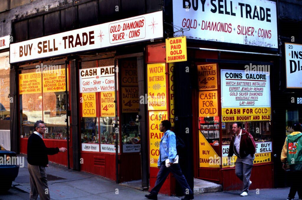 Tips for Buying and Selling at a Pawn Shop